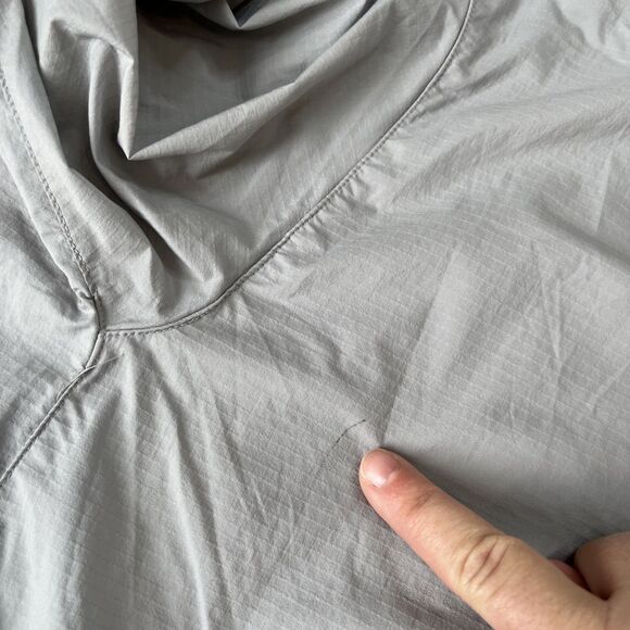 Lululemon Active Jacket Mens Medium Sea Salt Gray Lightweight Running Packable - Picture 6 of 9